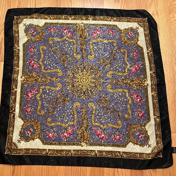 Accessories - Beautiful Scarf